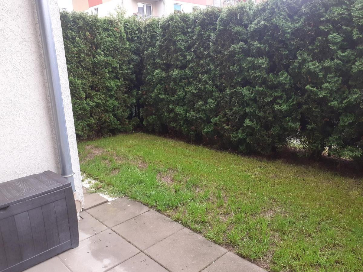 Sloneczny Apartament Z Malym Ogrodkiem Wejherowo Esterno foto